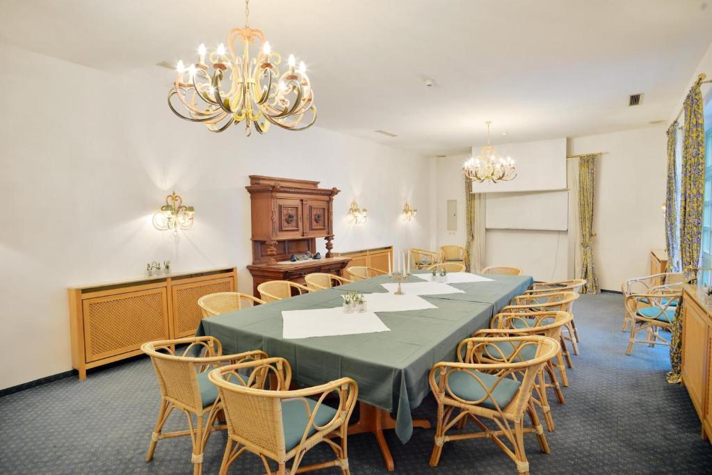 Stadthotel Patrizier シュマルカルデン エクステリア 写真