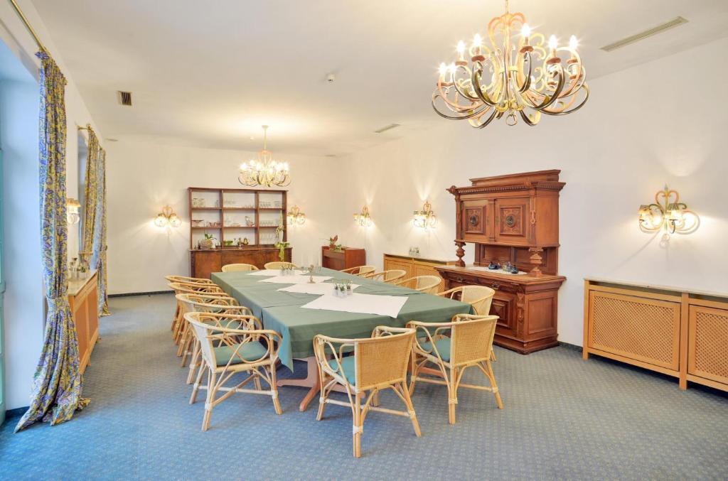 Stadthotel Patrizier シュマルカルデン エクステリア 写真